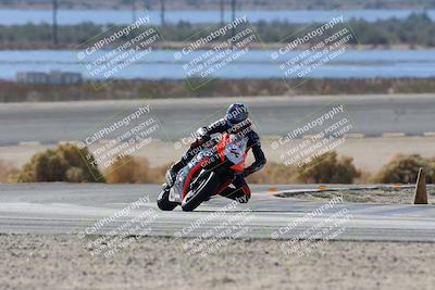 media/Nov-16-2025-Race Pace (Sun) [[8c5fa54630]]/Verified Riders/3-Turn 14 (1045am)/